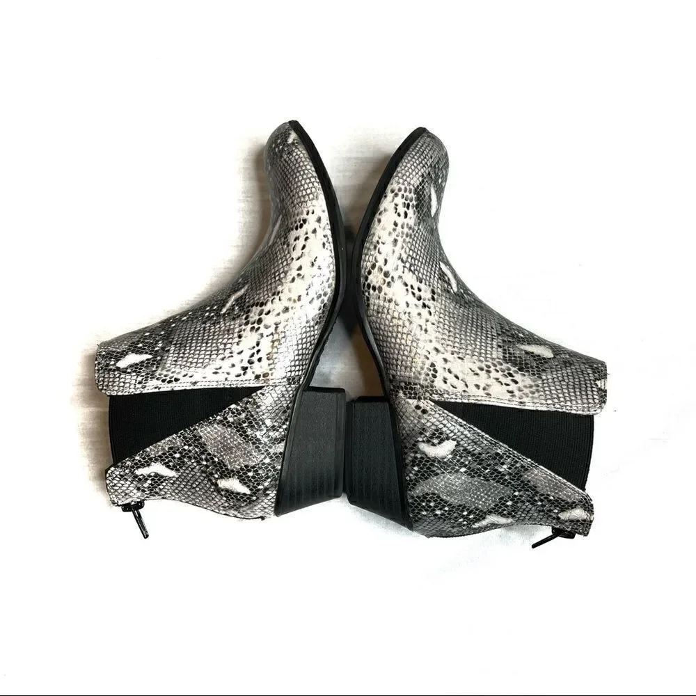 Esprit black and gray snakeskin print Tiffany ankle booties size 6